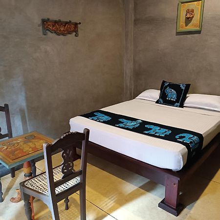 Negombo Boutique Villa Exterior photo A room at the hotel
