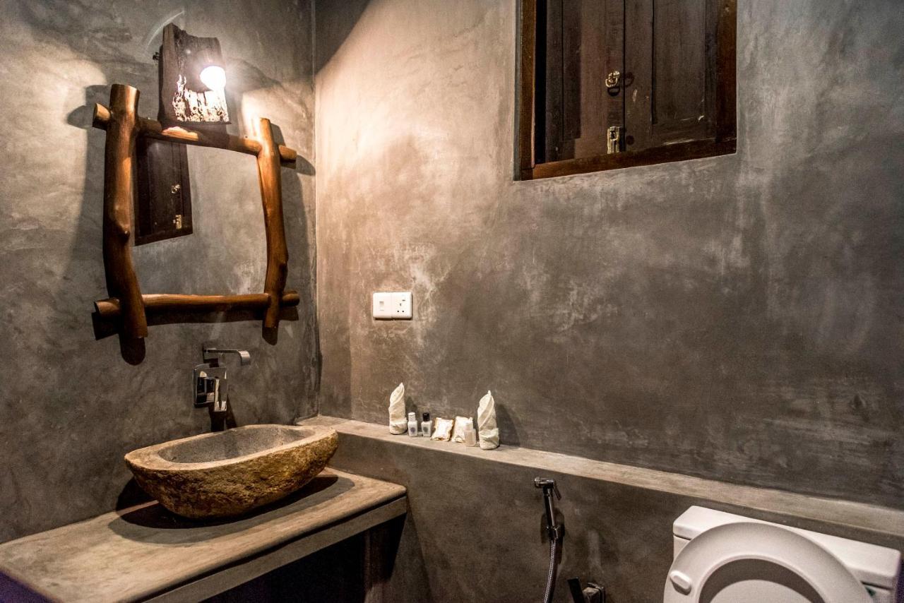 Negombo Boutique Villa Exterior photo Bathroom at the hotel