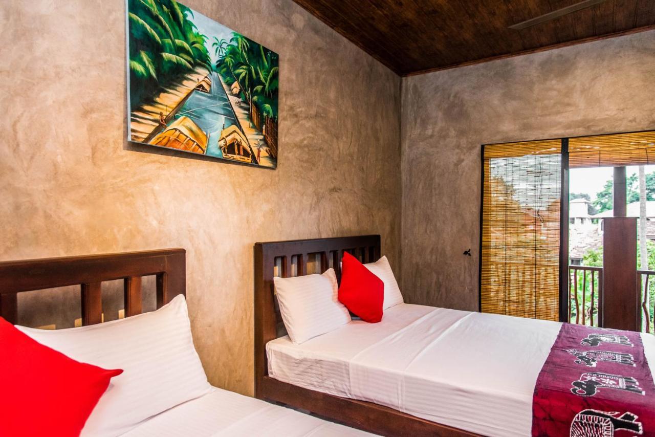 Negombo Boutique Villa Exterior photo Deluxe Room