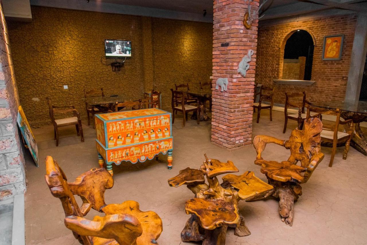 Negombo Boutique Villa Exterior photo The interior of the restaurant