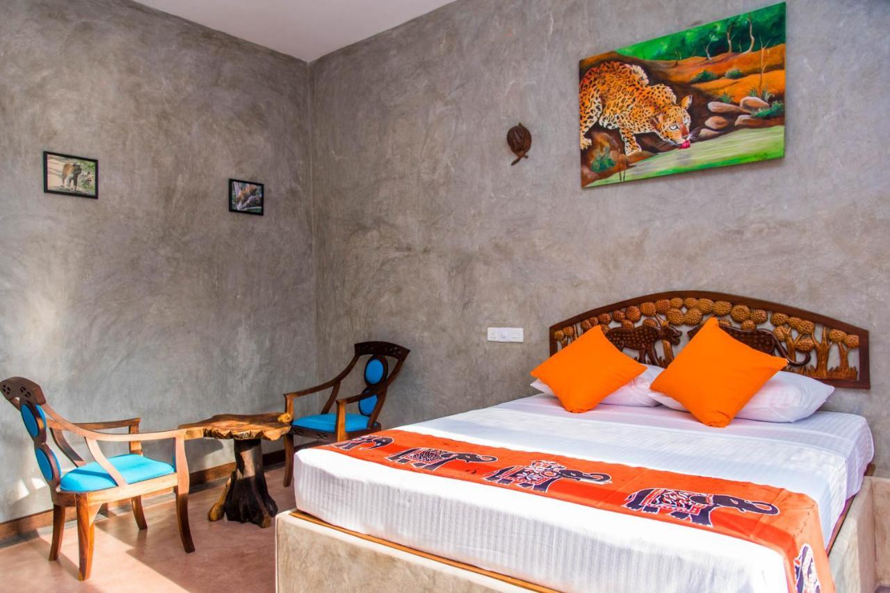 Negombo Boutique Villa Exterior photo A bedroom at the hotel