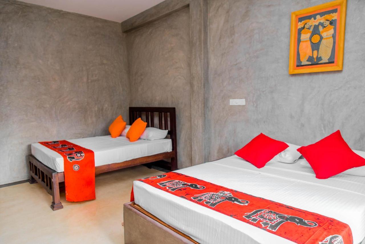 Negombo Boutique Villa Exterior photo A room at the hotel