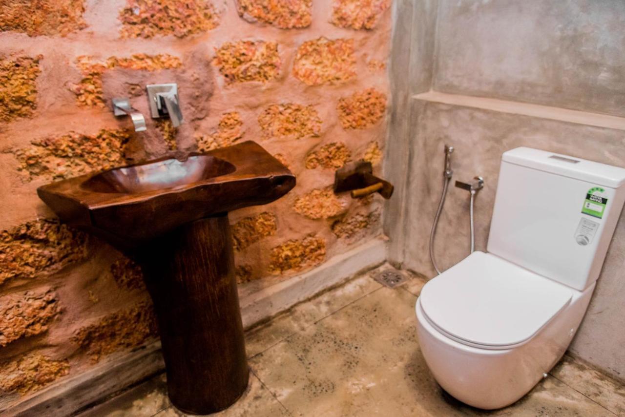 Negombo Boutique Villa Exterior photo Bathroom in a hotel in India