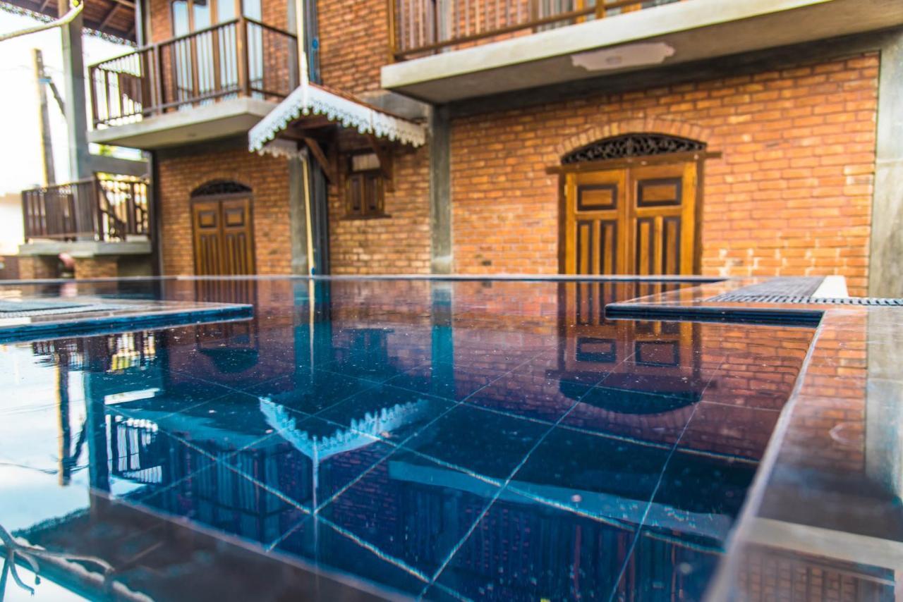 Negombo Boutique Villa Exterior photo The glass floor of the observation deck